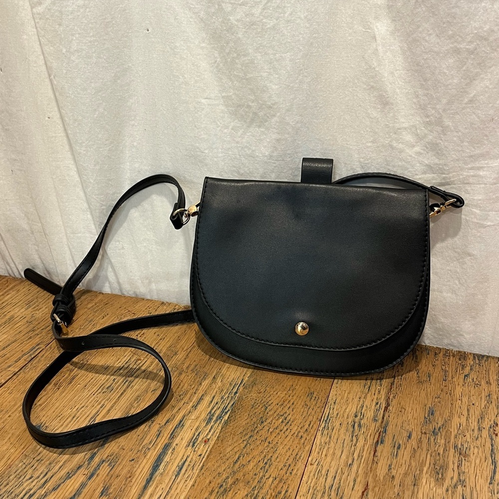 MADISON WEST – Black Faux Leather Crossbody Bag
